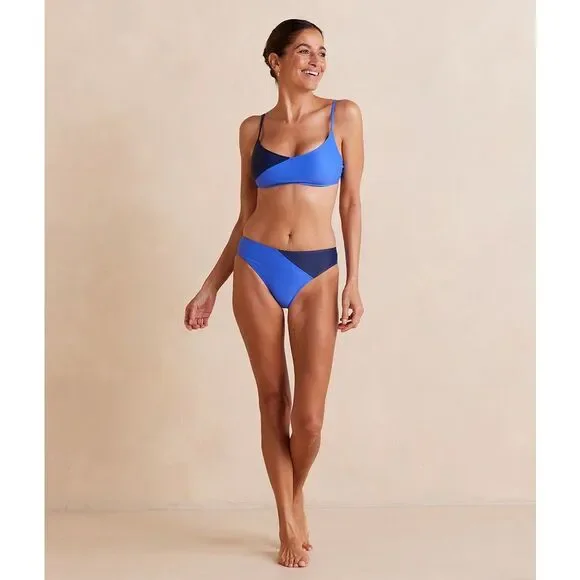 Summersalt The Marina Bikini Top Deep Sea & Hydrangea 12 - Picture 2 of 6